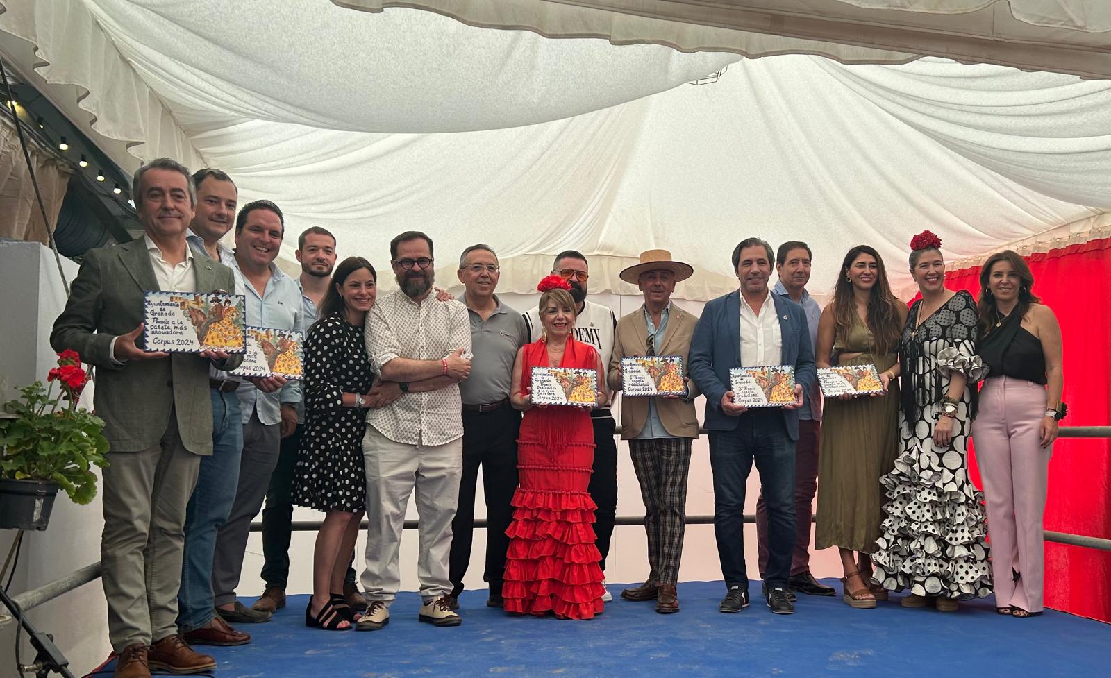 ©Ayto.Granada: LA CASETA DEL AYUNTAMIENTO Y DIPUTACIÓN EN EL REAL DE LA FERIA ACOGE LA ENTREGA DE PREMIOS A LAS MEJORES CASETAS ©Ayto.Granada: LA CASETA DEL AYUNTAMIENTO Y DIPUTACIÓN EN EL REAL DE LA FERIA ACOGE LA ENTREGA DE PREMIOS A LAS MEJORES CASETAS